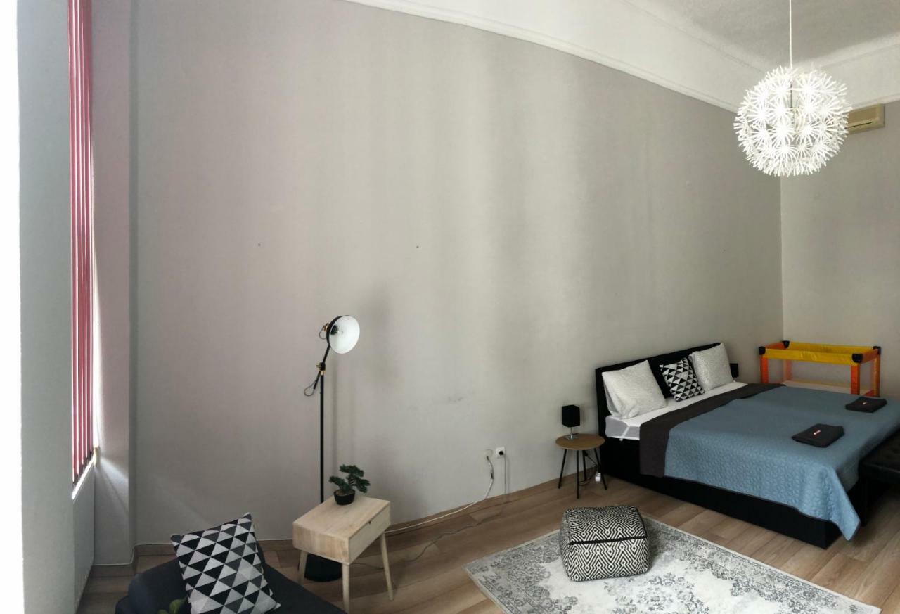 Palace - Belvarosi Apartman Eger Buitenkant foto